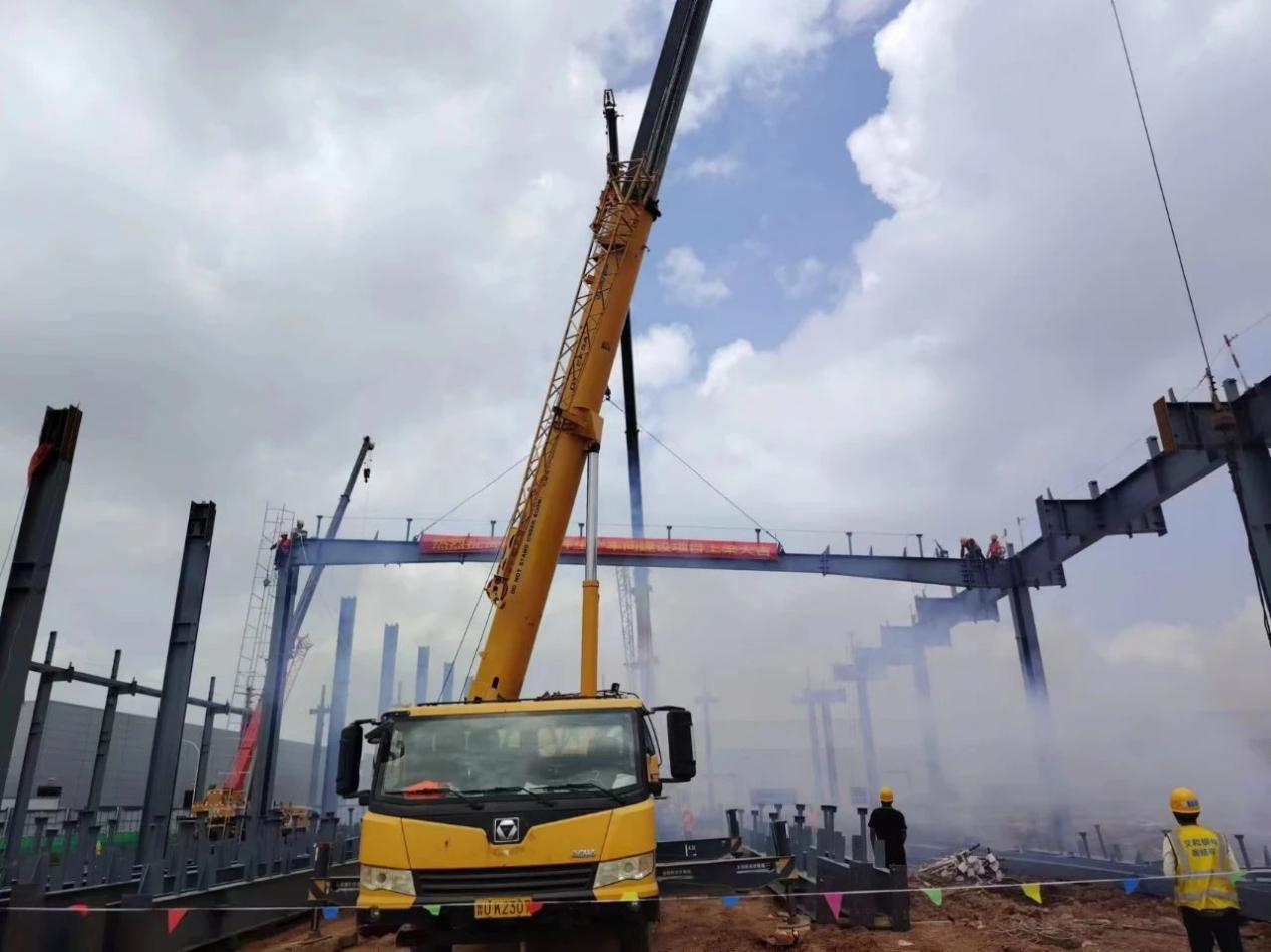 চেরি কেডি পার্টস প্রোডাকশন ওয়ার্কশপ নির্মাণ প্রকল্পটি মরীচিটিতে, আইহে বুঝতে পেরেছিল চেরি অটোমোবাইল কিংডাও বেস কনস্ট্রাকশন প্রকল্পটি বিড জিতেছে 